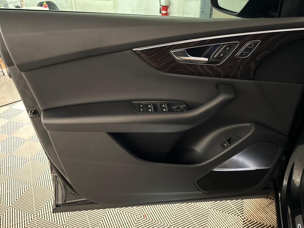 Used 2021 Gray Audi 55 Prestige image 11