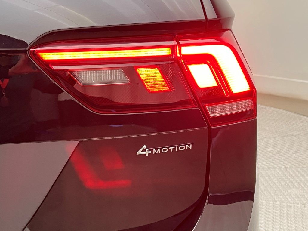 Thumbnail: 2023 Volkswagen Tiguan - 8