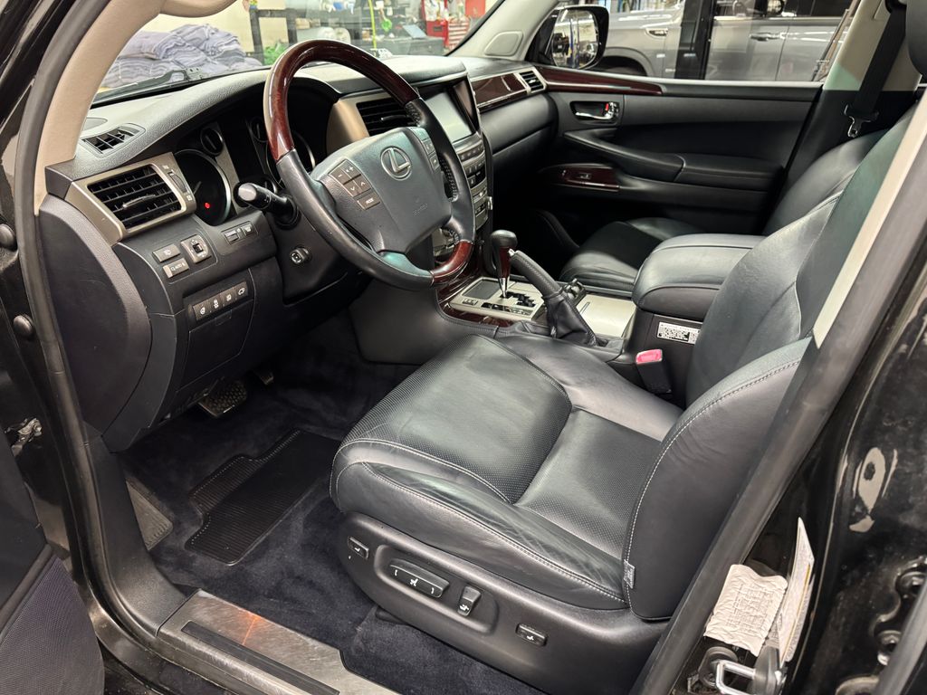 2014 Lexus LX 570