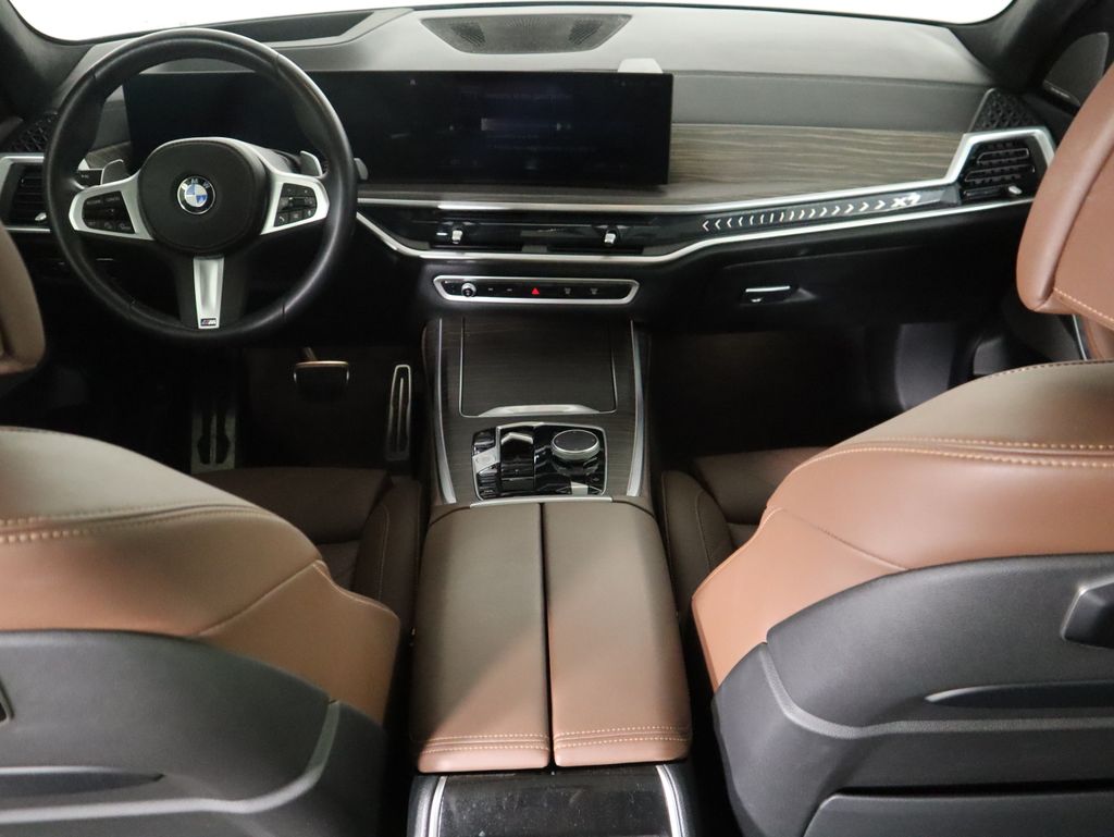 Thumbnail: 2023 BMW X7 - 13