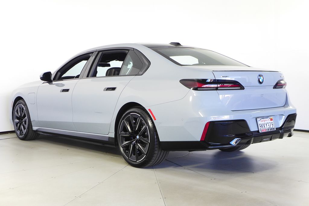 Thumbnail: 2024 BMW 7 Series - 9