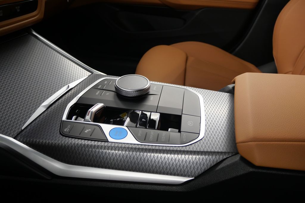 2025 BMW i4 eDrive40 25