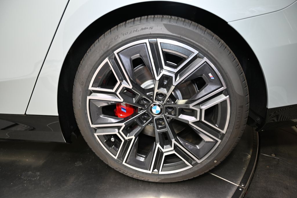 Thumbnail: 2026 BMW i5 - 12