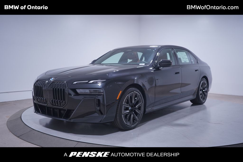 2025 BMW 7 Series 740i Hero Image