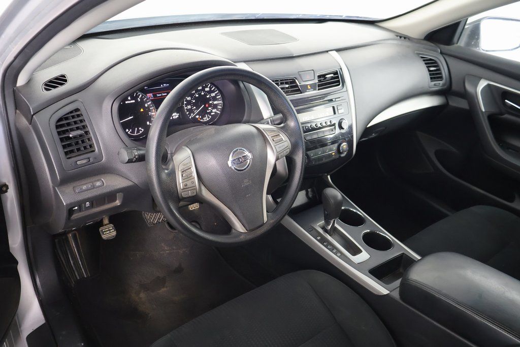 Thumbnail: 2015 Nissan Altima - 5