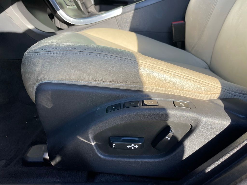 Thumbnail: 2016 Volvo V60 - 25