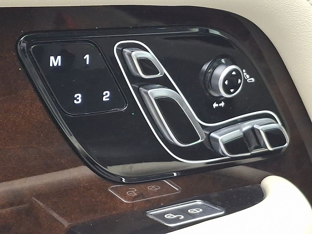 Thumbnail: 2020 Land Rover Range Rover - 29