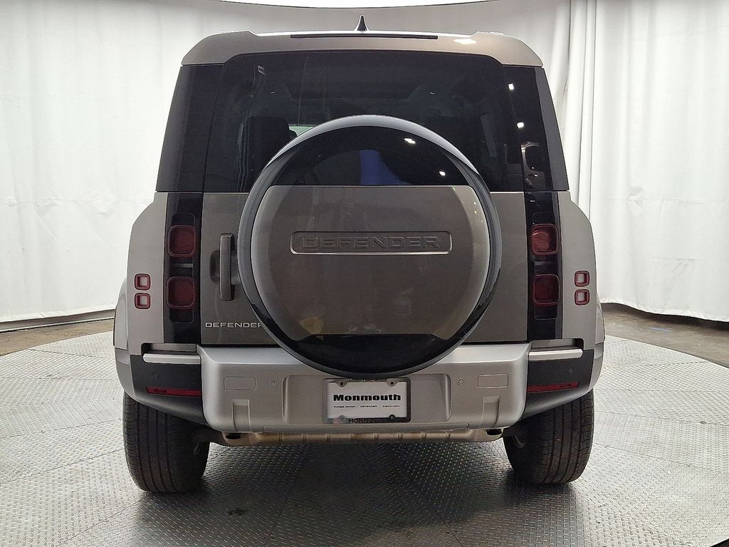 2024 Land Rover Defender 110 5