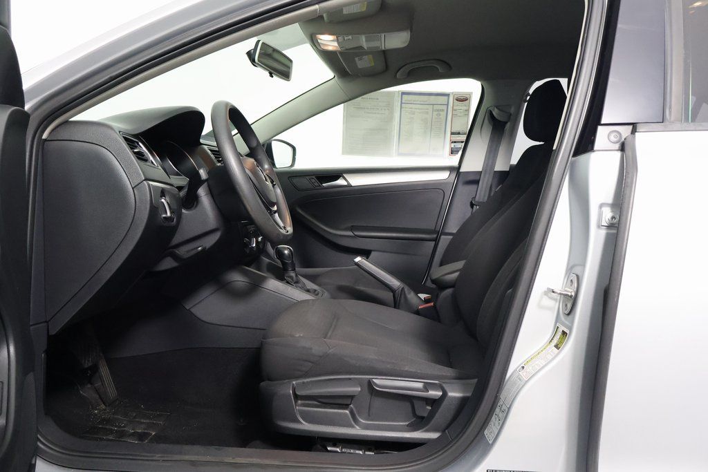 Thumbnail: 2015 Volkswagen Jetta - 10