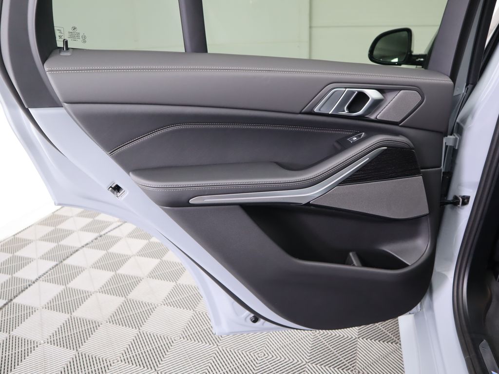 Thumbnail: 2026 BMW X5 - 27