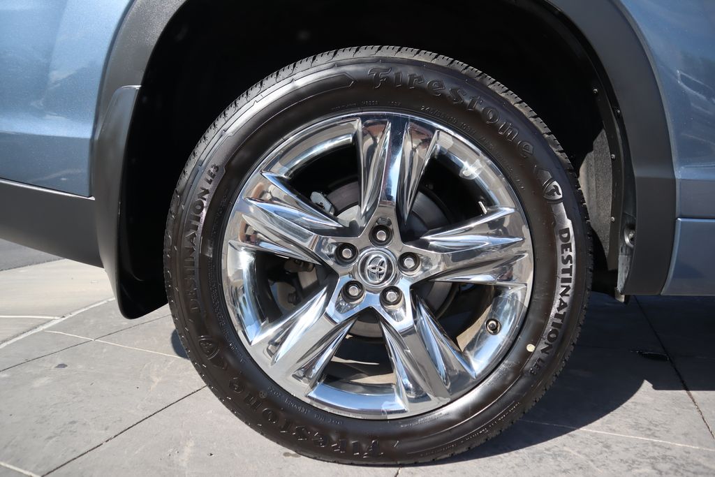 Thumbnail: 2019 Toyota Highlander - 31