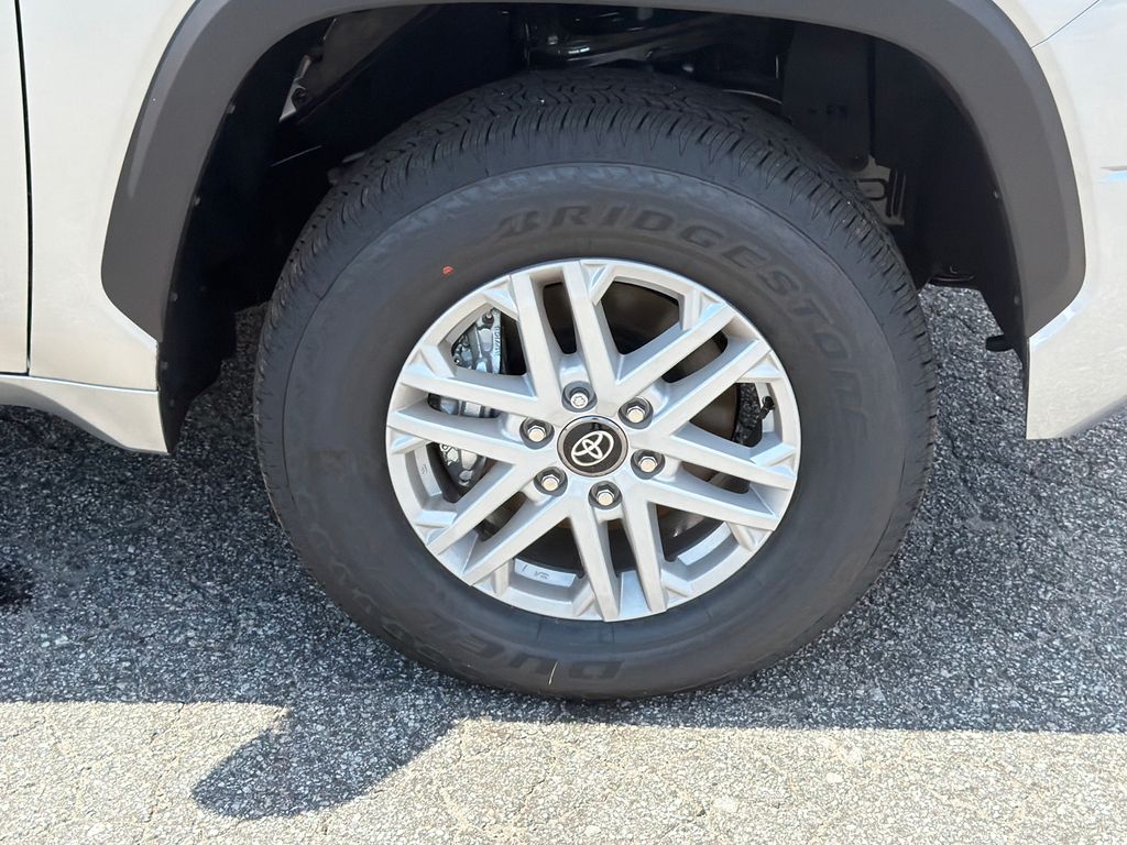 2026 Toyota Tundra SR5 - Photo 12