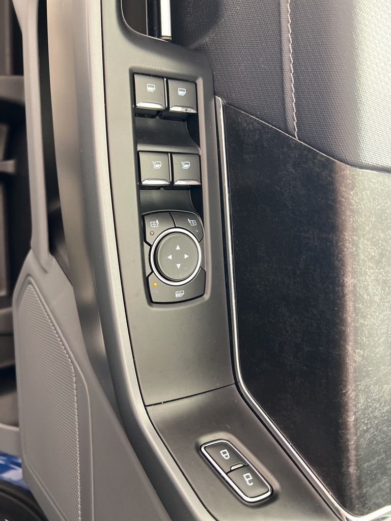 Used 2022 Blue Ford XLT image 13