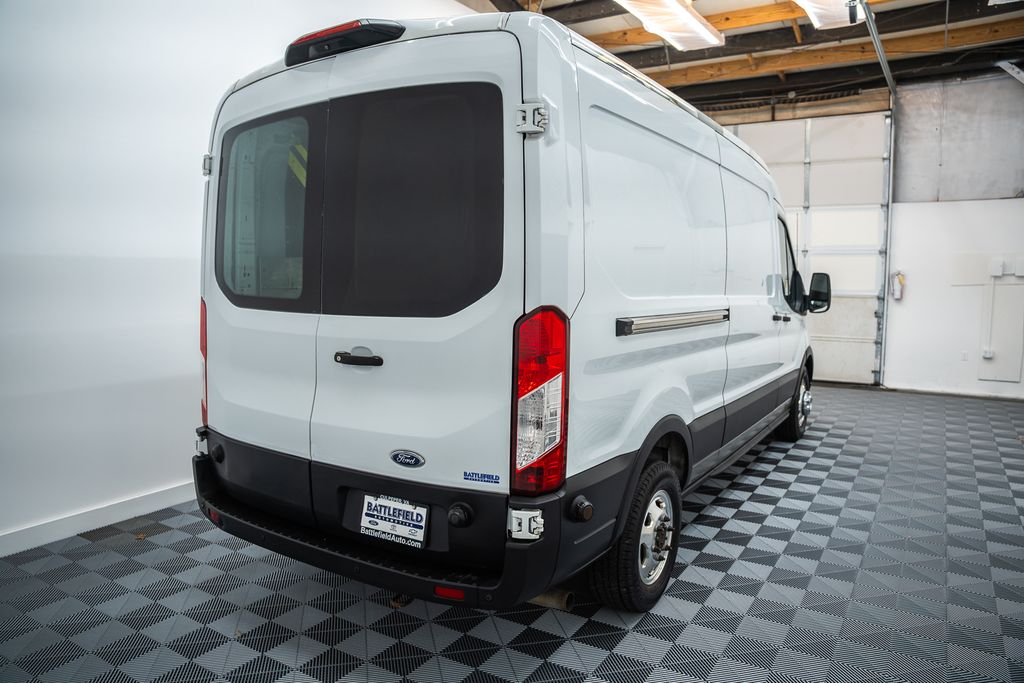 FordTransit-2504