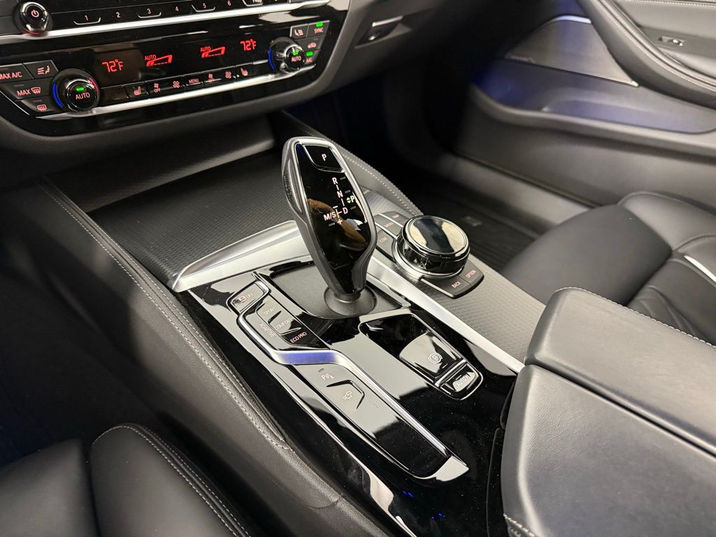 Thumbnail: 2023 BMW 5 Series - 15