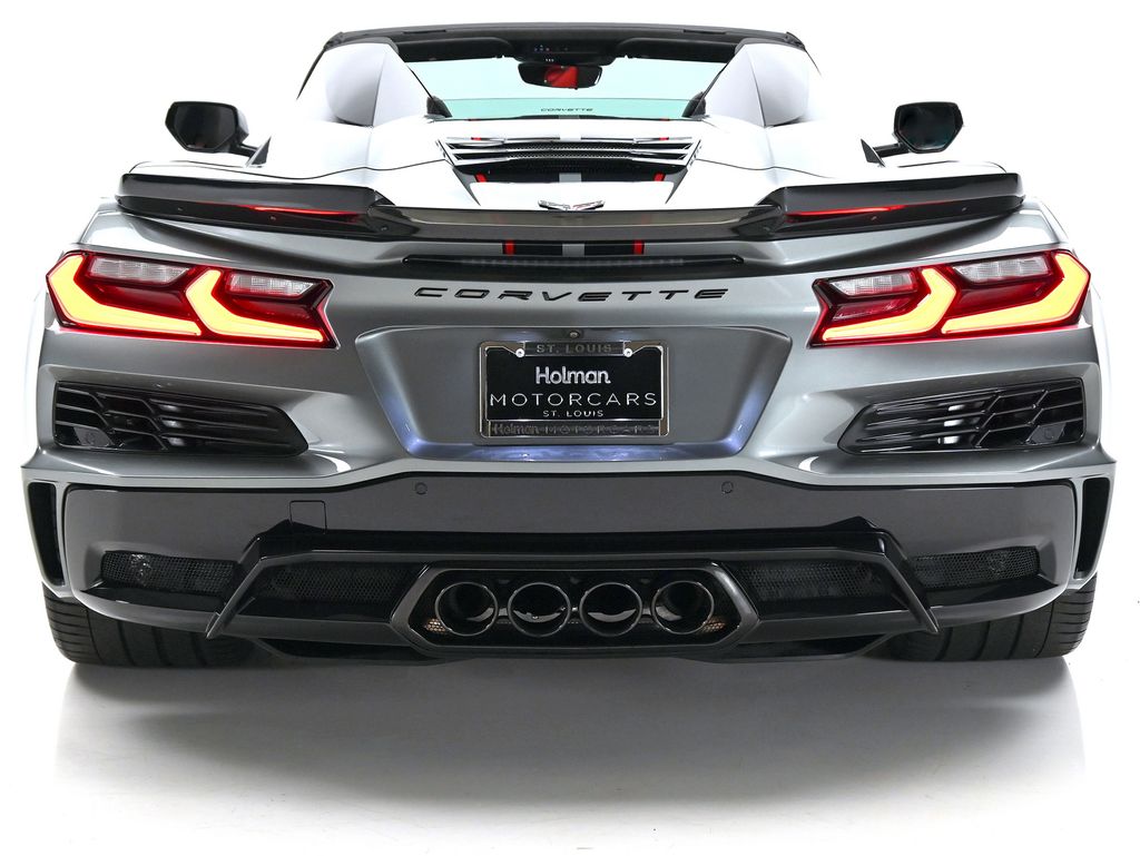 Used 2024 Gray Chevrolet Z06 image 30