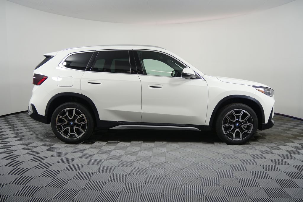 Thumbnail: 2026 BMW X1 - 2