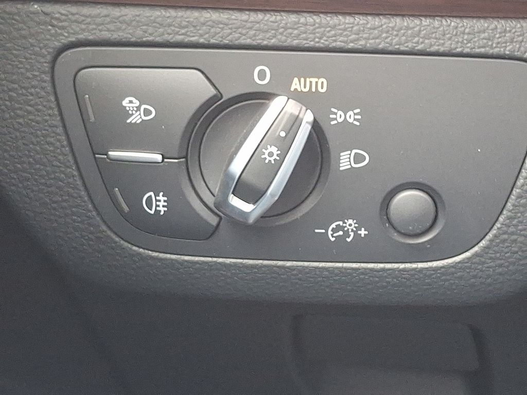 Thumbnail: 2022 Audi Q5 - 25