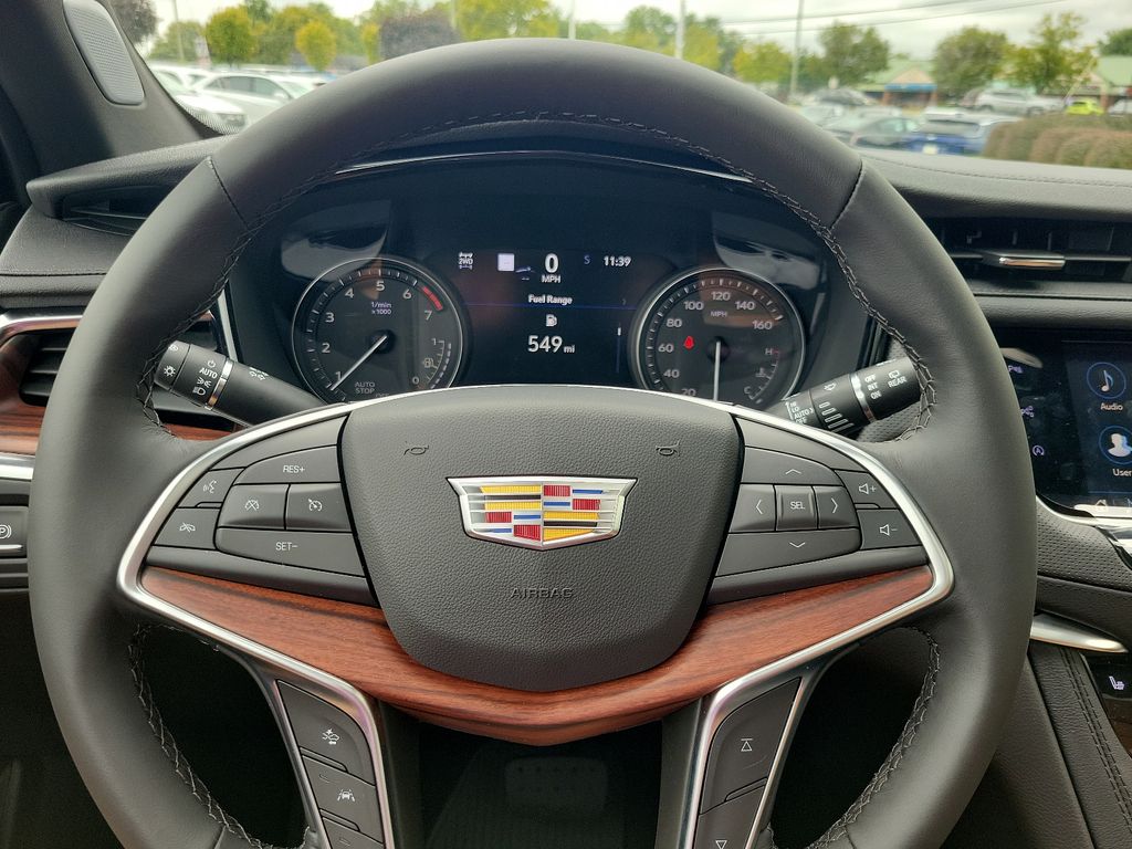 Thumbnail: 2025 Cadillac XT5 - 9