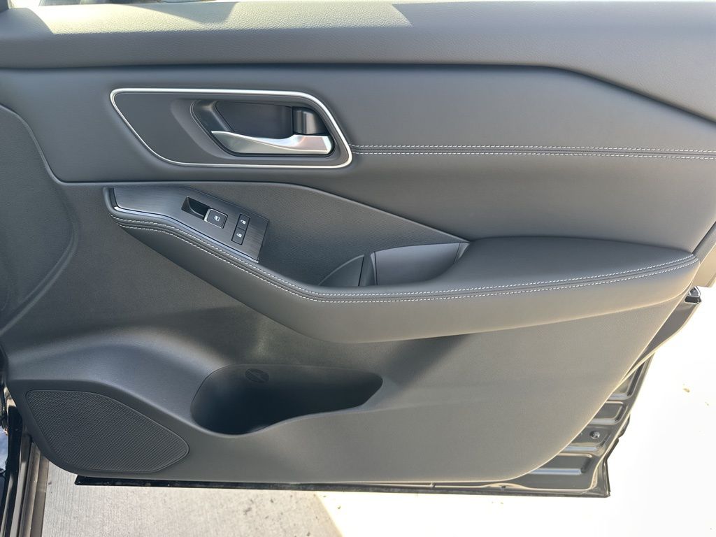 2025 Super Black Nissan Rogue Platinum FWD SUV