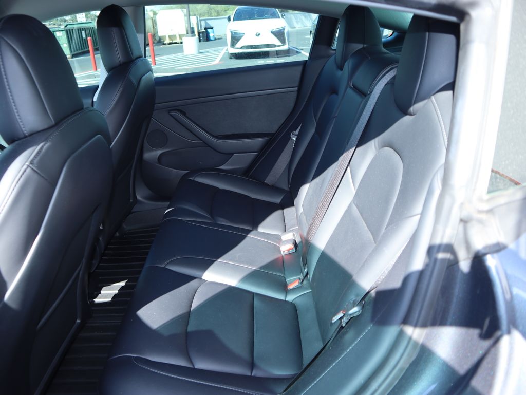 Thumbnail: 2022 Tesla Model 3 - 10