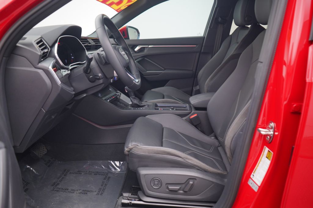 Thumbnail: 2023 Audi Q3 - 6