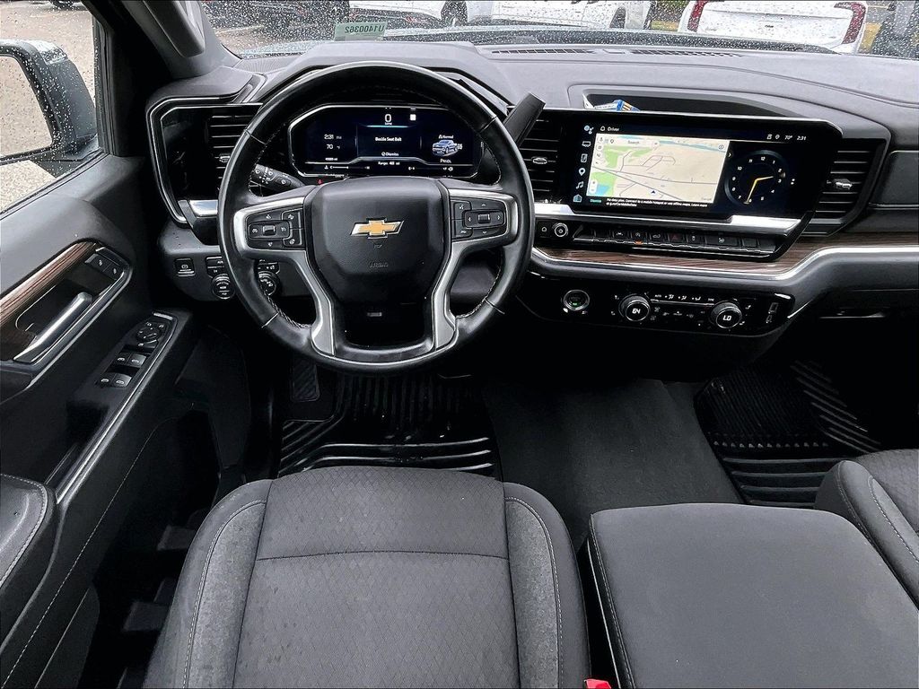 2023 Chevrolet Silverado 1500 — photo 17