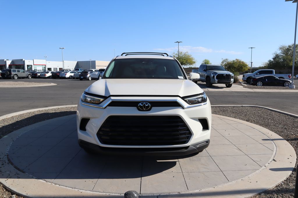 2024 Toyota Grand Highlander XLE 2