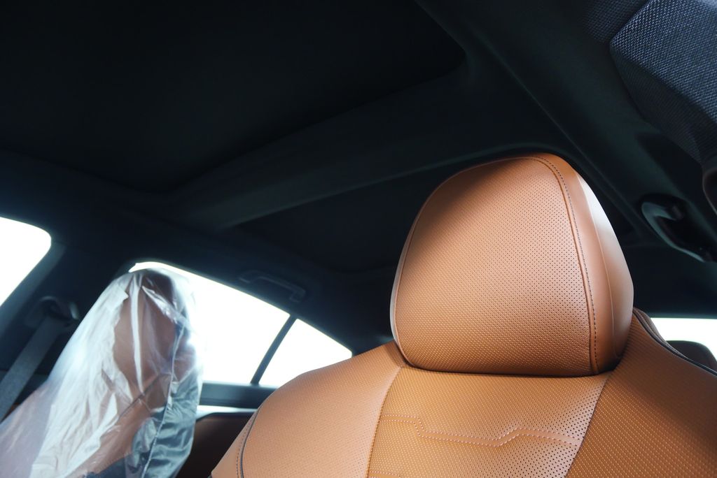 Thumbnail: 2026 BMW 8 Series - 14