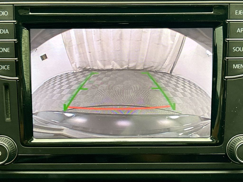 Thumbnail: 2018 Volkswagen Jetta - 14