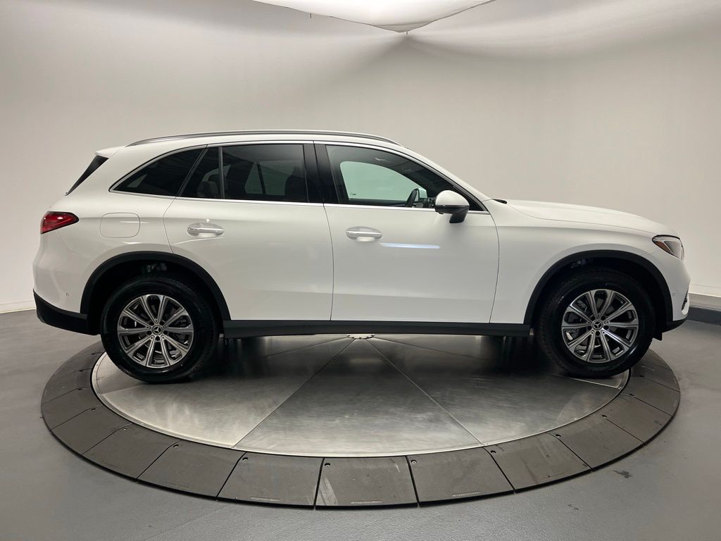 Thumbnail: 2026 Mercedes-Benz GLC - 8