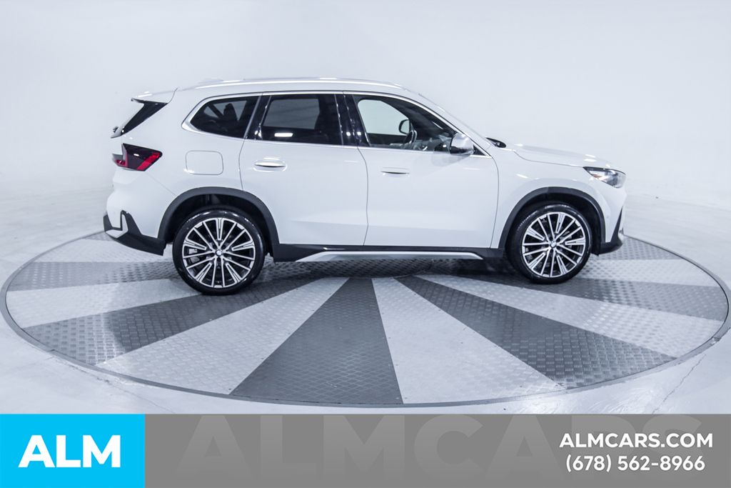 Used 2023 White BMW xDrive28i image 11