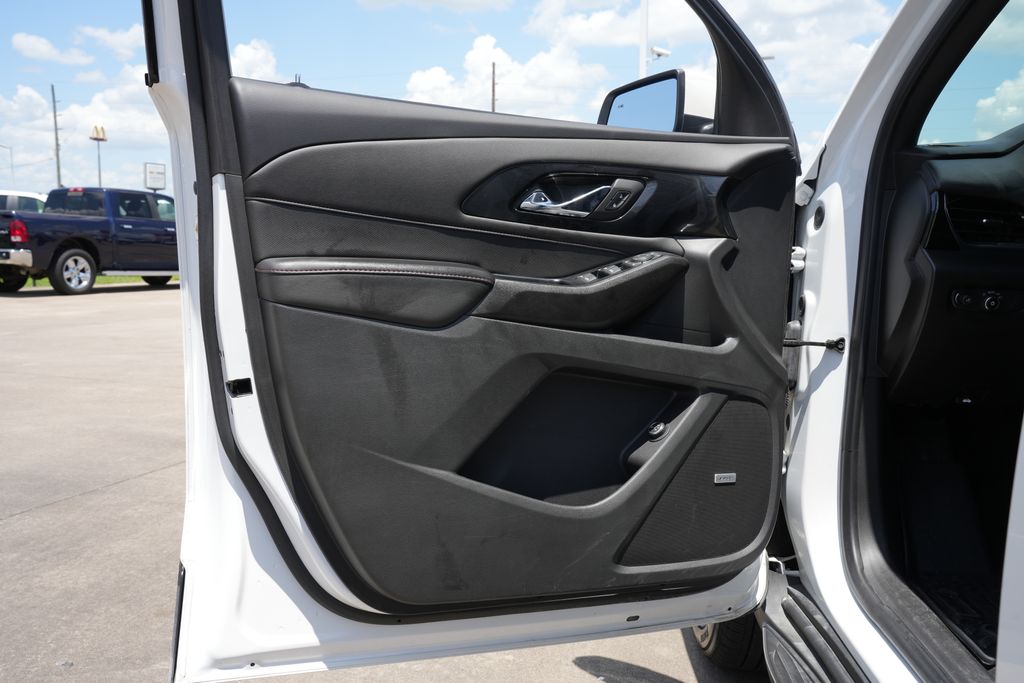2022 Chevrolet Traverse RS Beige at Texan Dodge Chrysler Jeep Ram