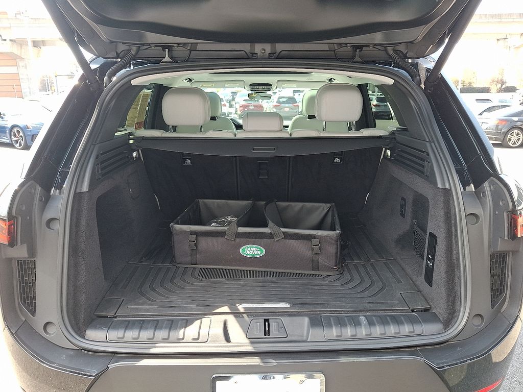 Thumbnail: 2024 Land Rover Range Rover Sport - 28