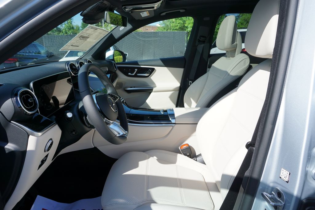 2025 Mercedes-Benz GLC 300 20