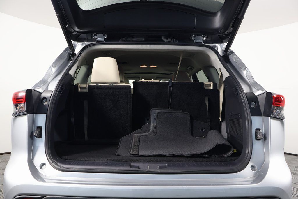 Thumbnail: 2022 Toyota Highlander - 14