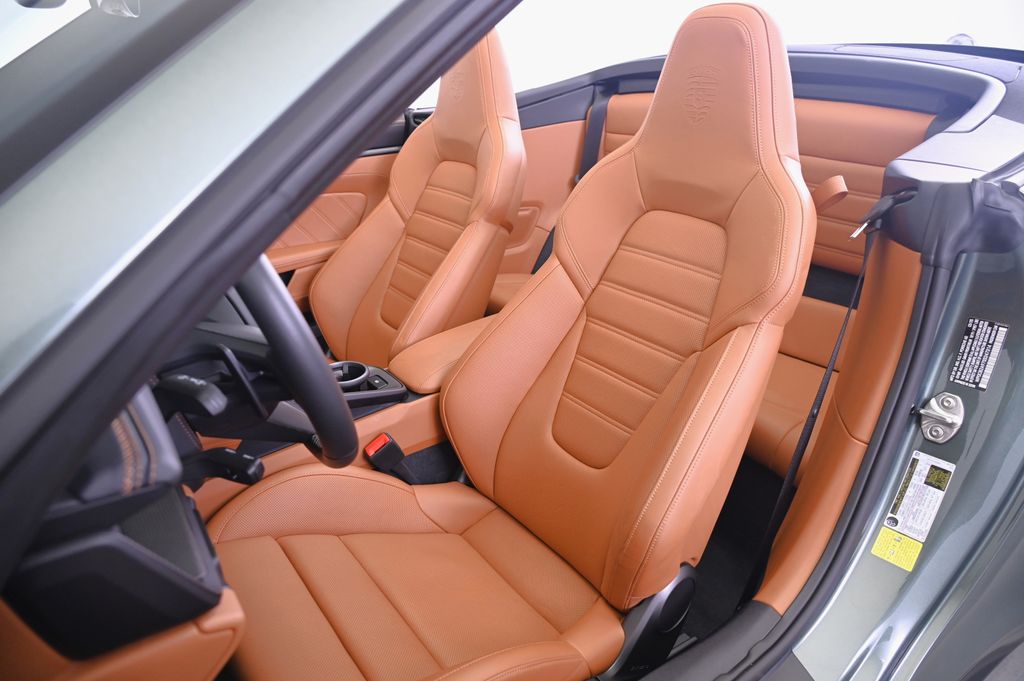 Thumbnail: 2025 Porsche 911 - 5