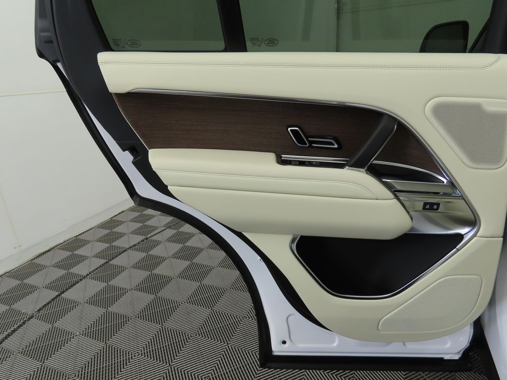 Thumbnail: 2025 Land Rover Range Rover - 26