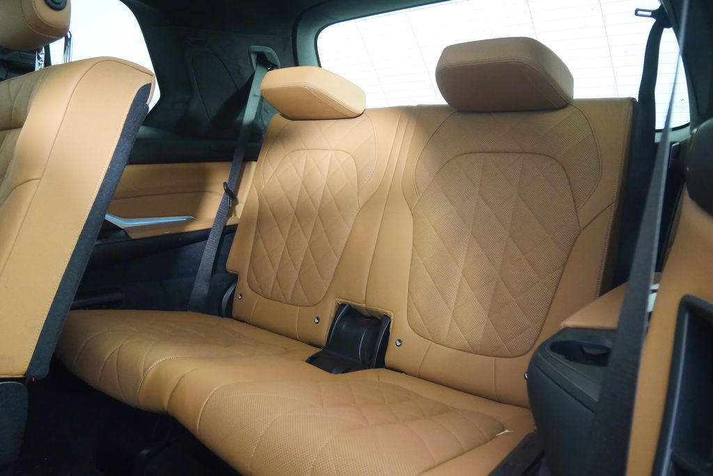 Thumbnail: 2023 BMW X7 - 17