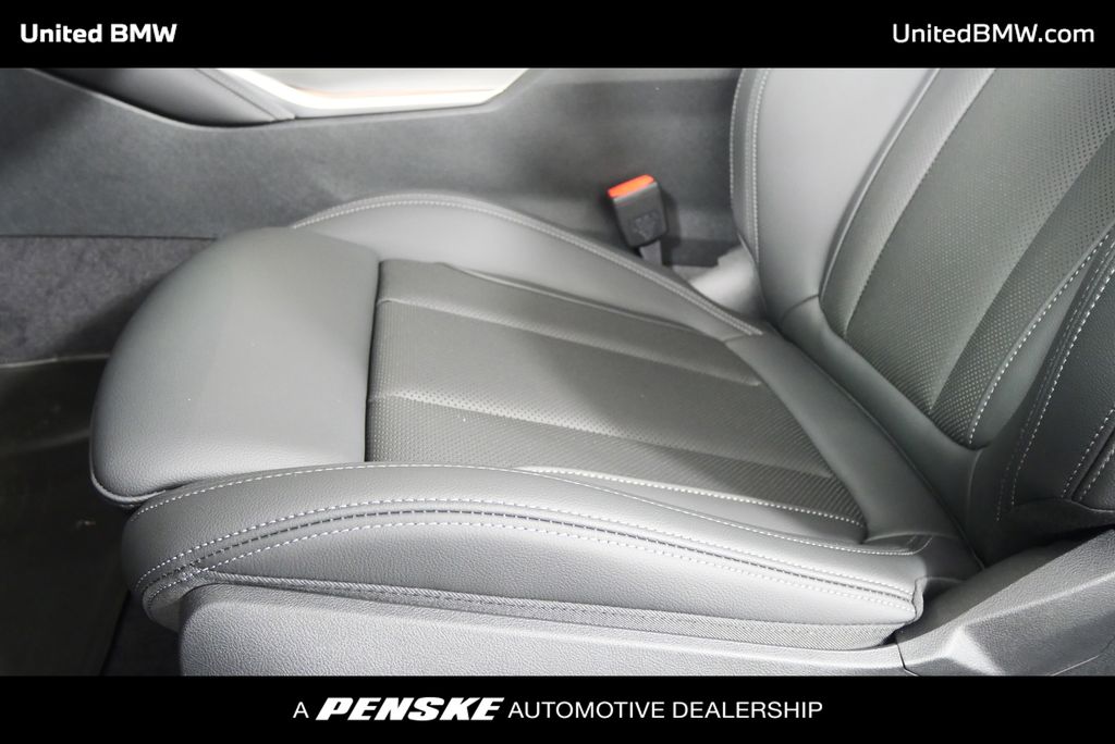 Thumbnail: 2026 BMW 4 Series - 10