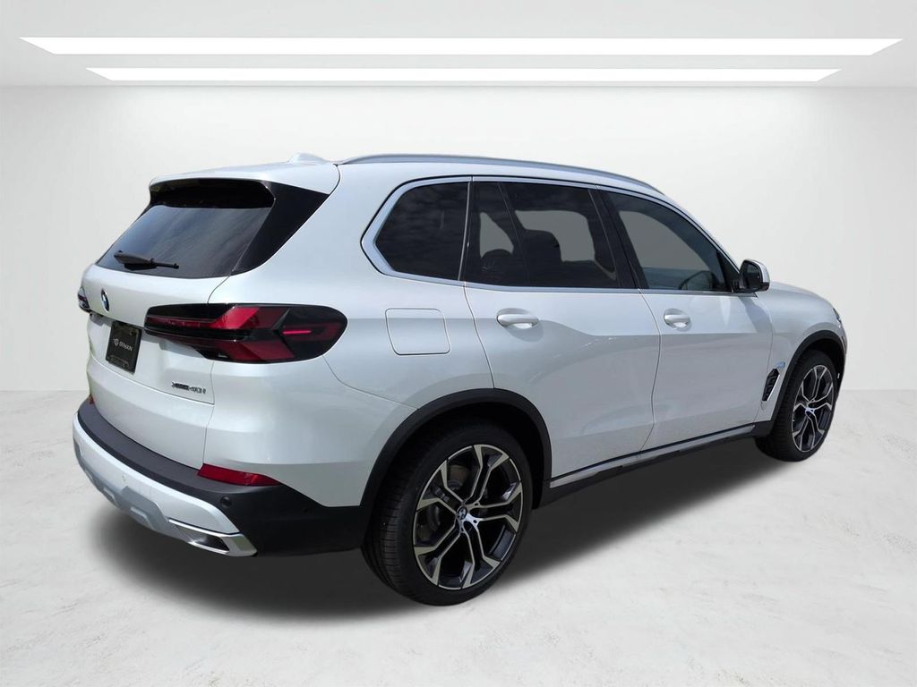 New 2026 White BMW xDrive40i image 4