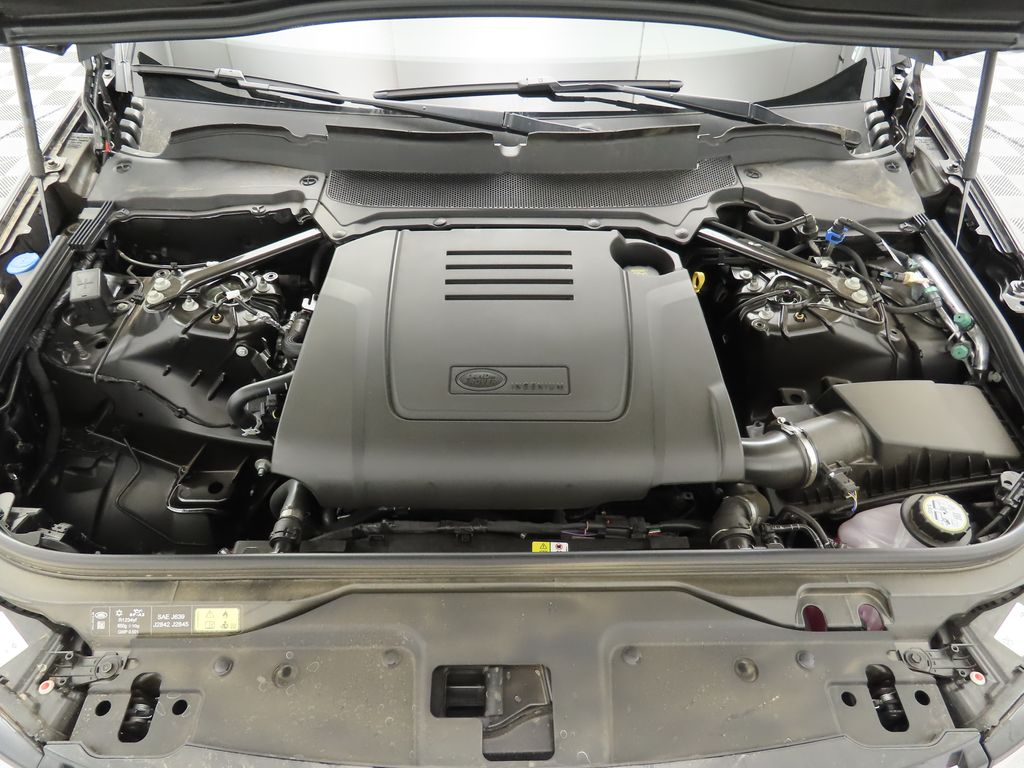 Thumbnail: 2025 Land Rover Discovery - 29