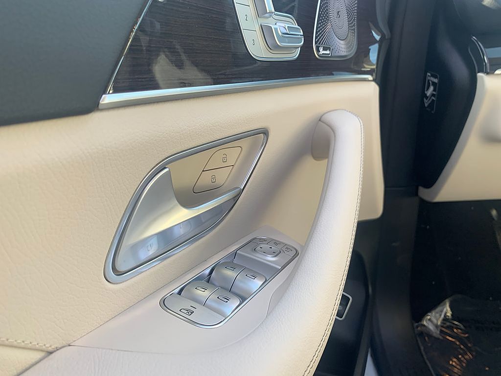 Thumbnail: 2026 Mercedes-Benz GLE - 5