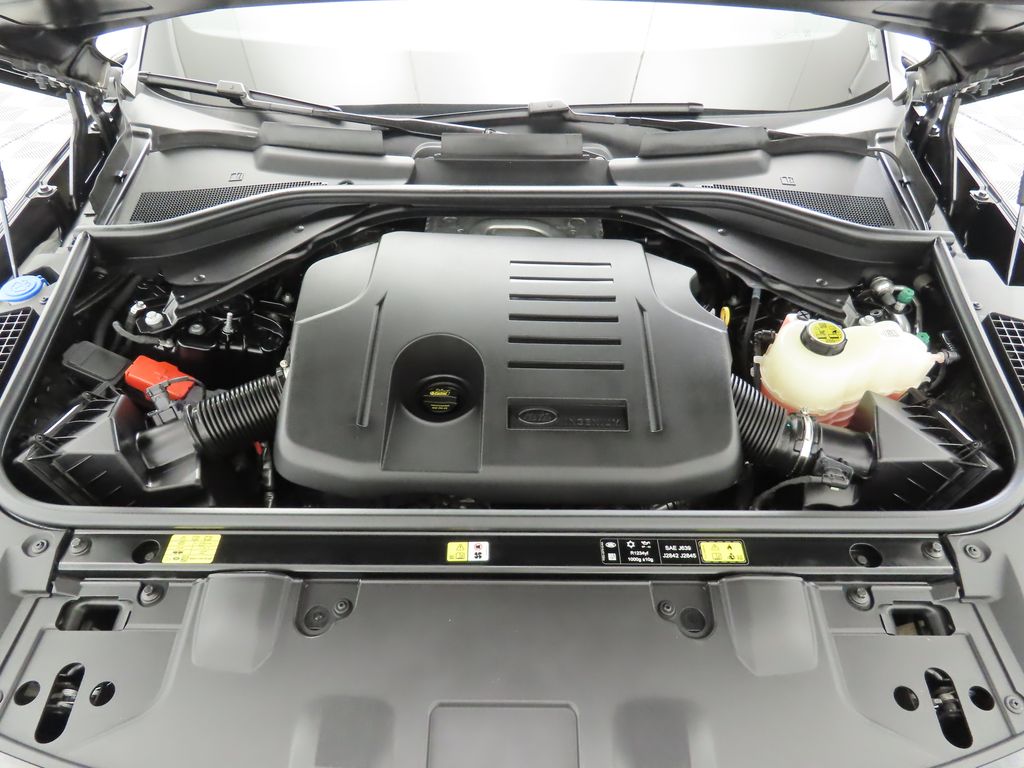 Thumbnail: 2025 Land Rover Range Rover - 28