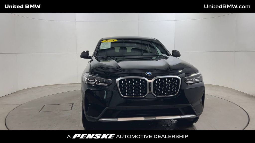 Thumbnail: 2025 BMW X4 - 3