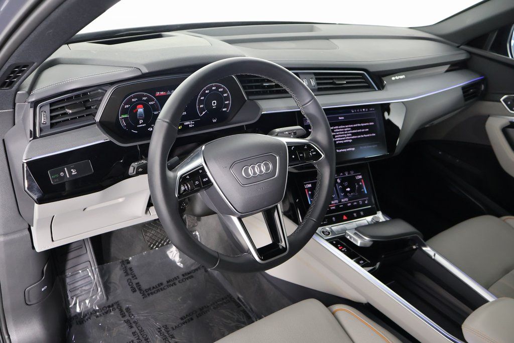 Thumbnail: 2024 Audi Q8 e-tron - 7