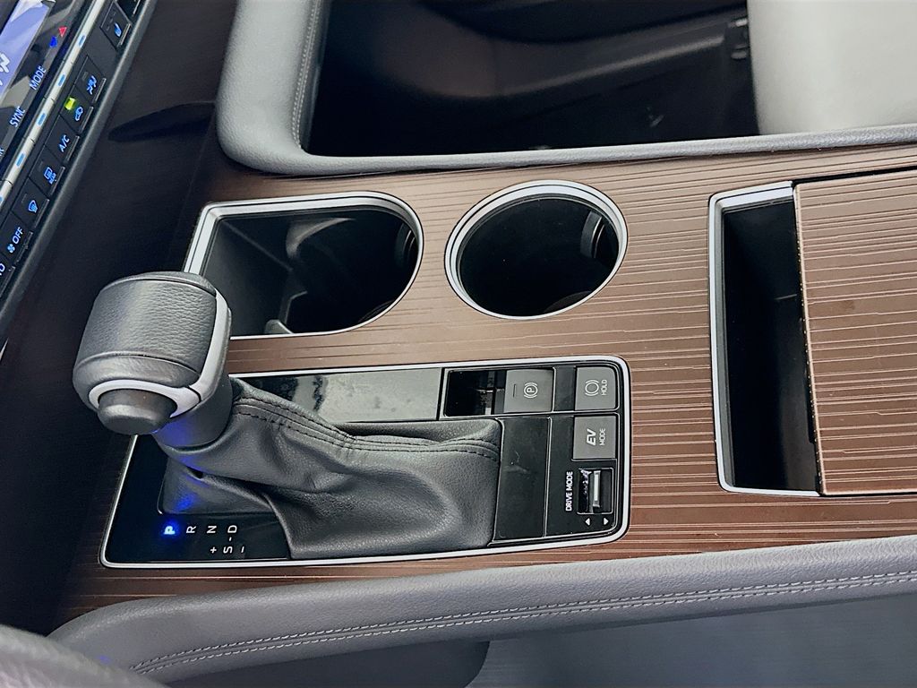 Thumbnail: 2024 Toyota Sienna - 16