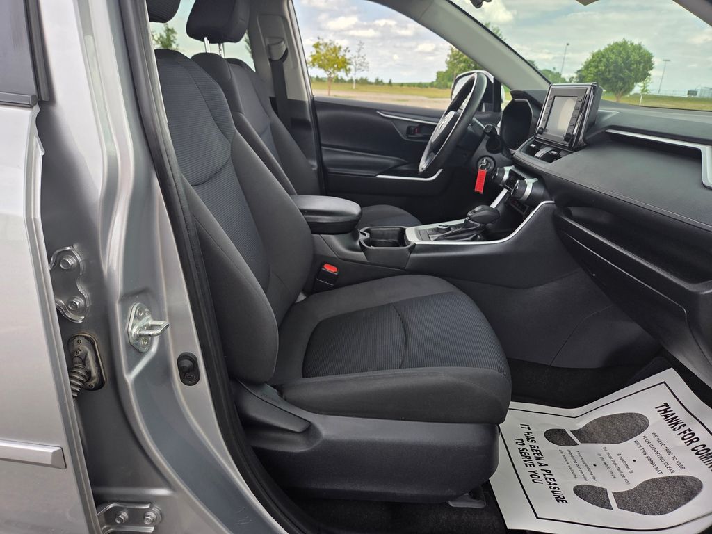 2019 Toyota RAV4 Hybrid LE