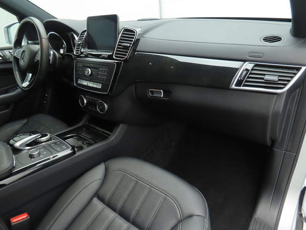 Thumbnail: 2019 Mercedes-Benz GLS - 17