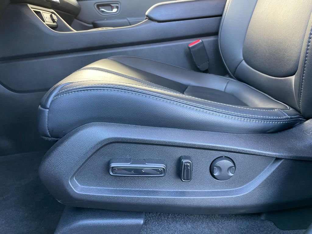 Thumbnail: 2023 Honda Pilot - 25